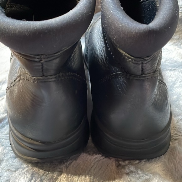 Ultra soft by Red Cross Shoes- size 7.5 leather zip front boots- used - Picture 3 of 7